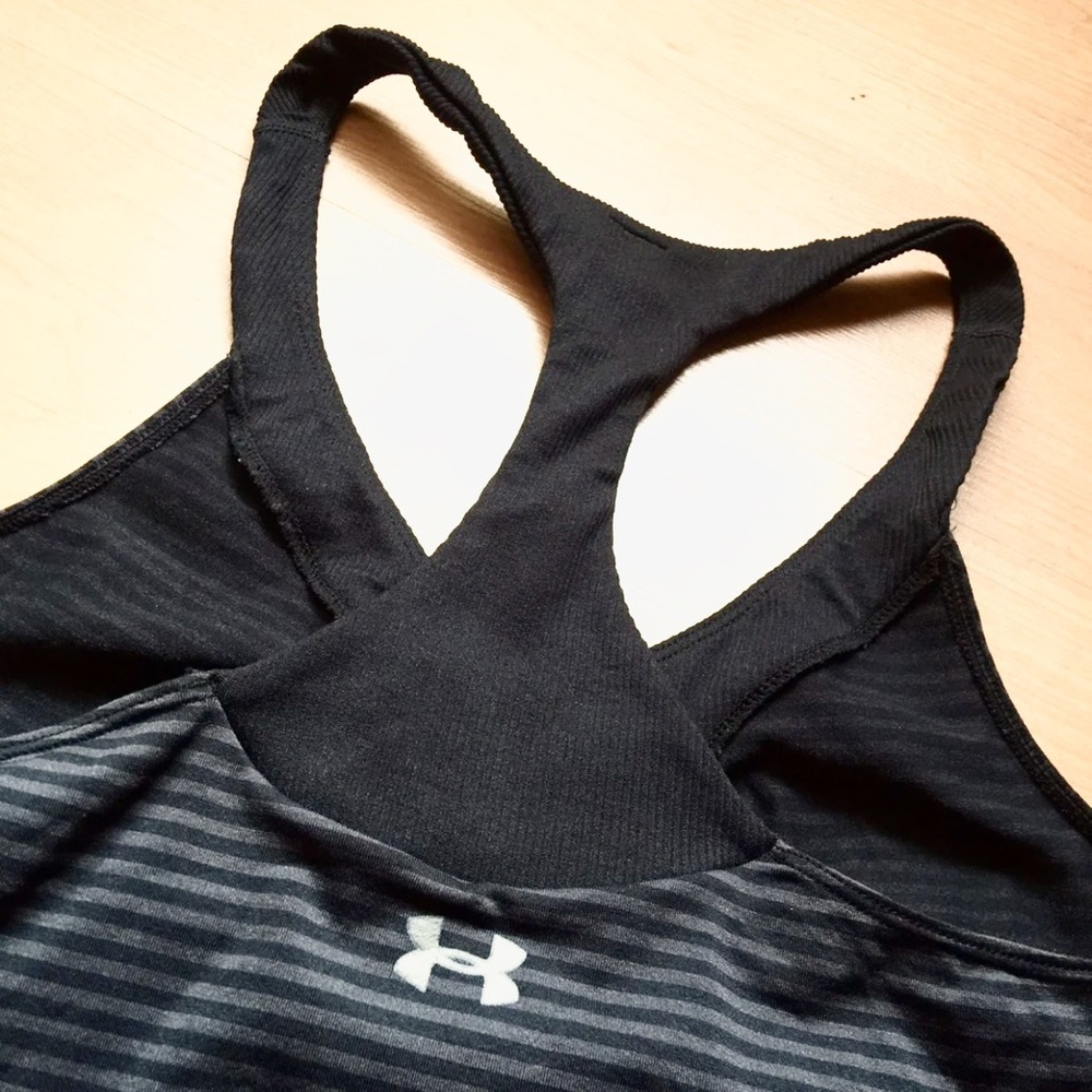 Under Armor fitted allseason gear tank top